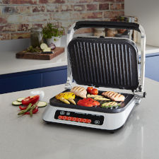 Precision Grill with intelligent contact grilling system for precise cooking